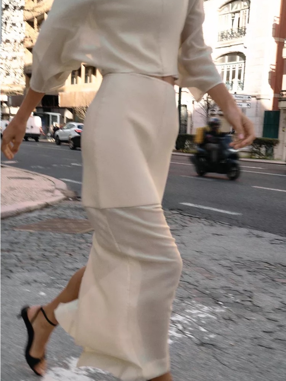 Zara Women's Cream Maxi Skirt - Picture 2 of 6
